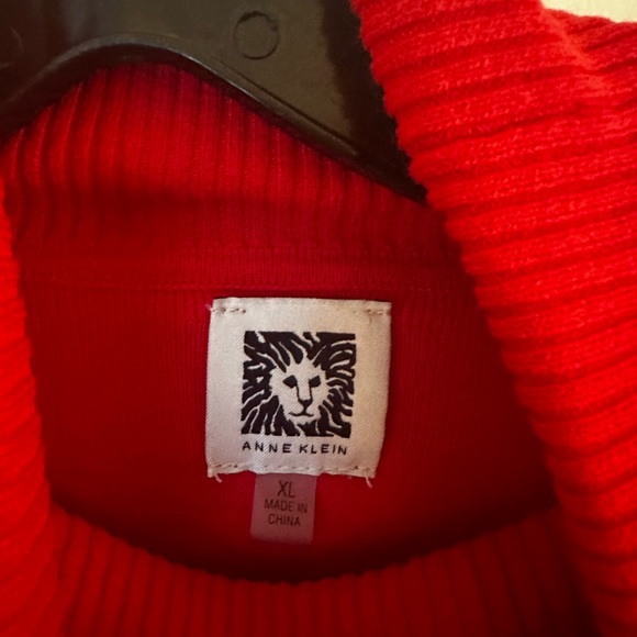 Anne Klein Turtleneck Short Sleeve Bouse - Picture 2 of 4